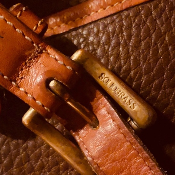 Vintage 1992 Dooney & Bourke Surrey Crossbody Bag Camel & Classic Tan Leather - Picture 5 of 16